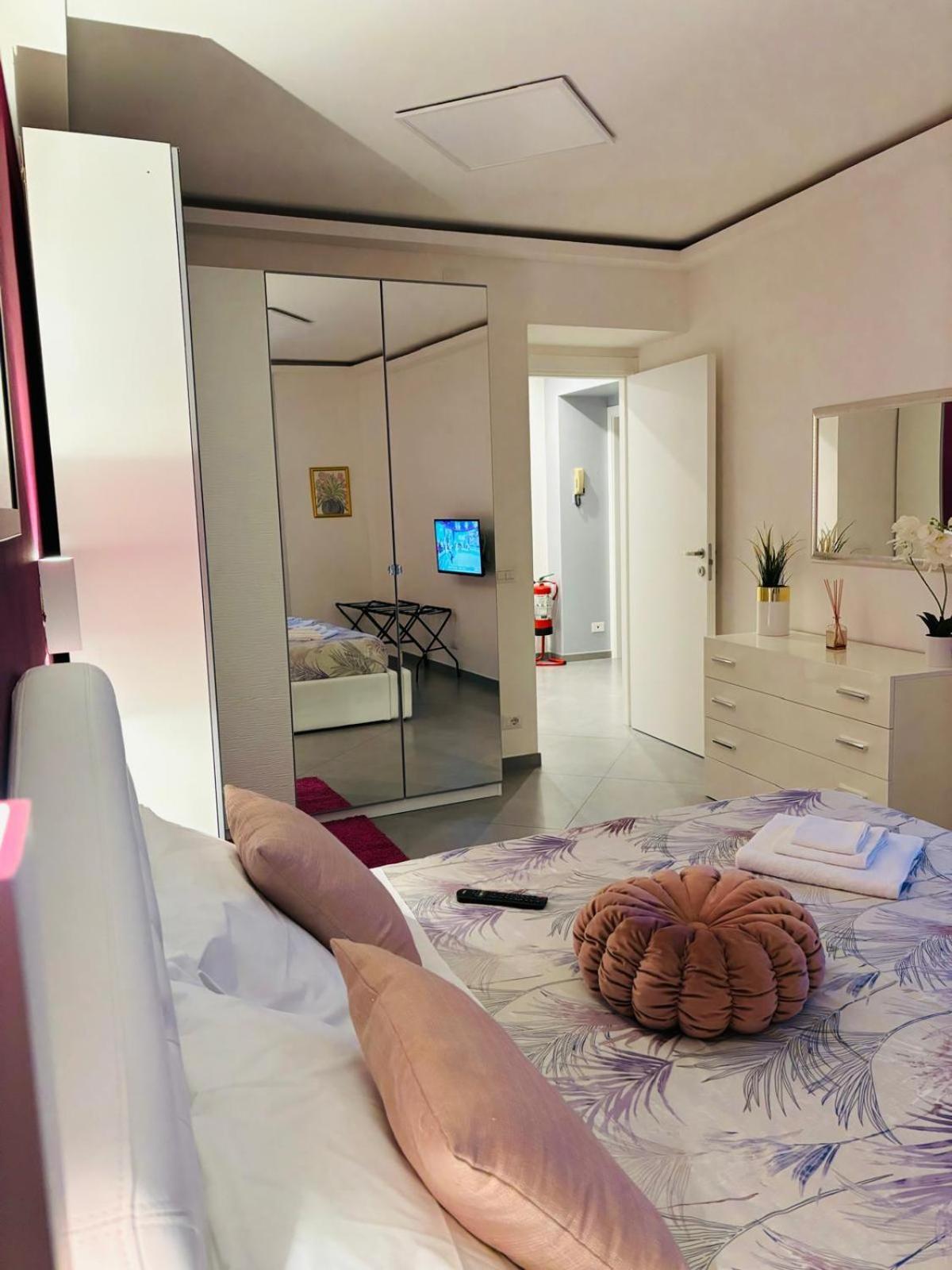 Nice Apartments In The Historic Center Verbania Extérieur photo