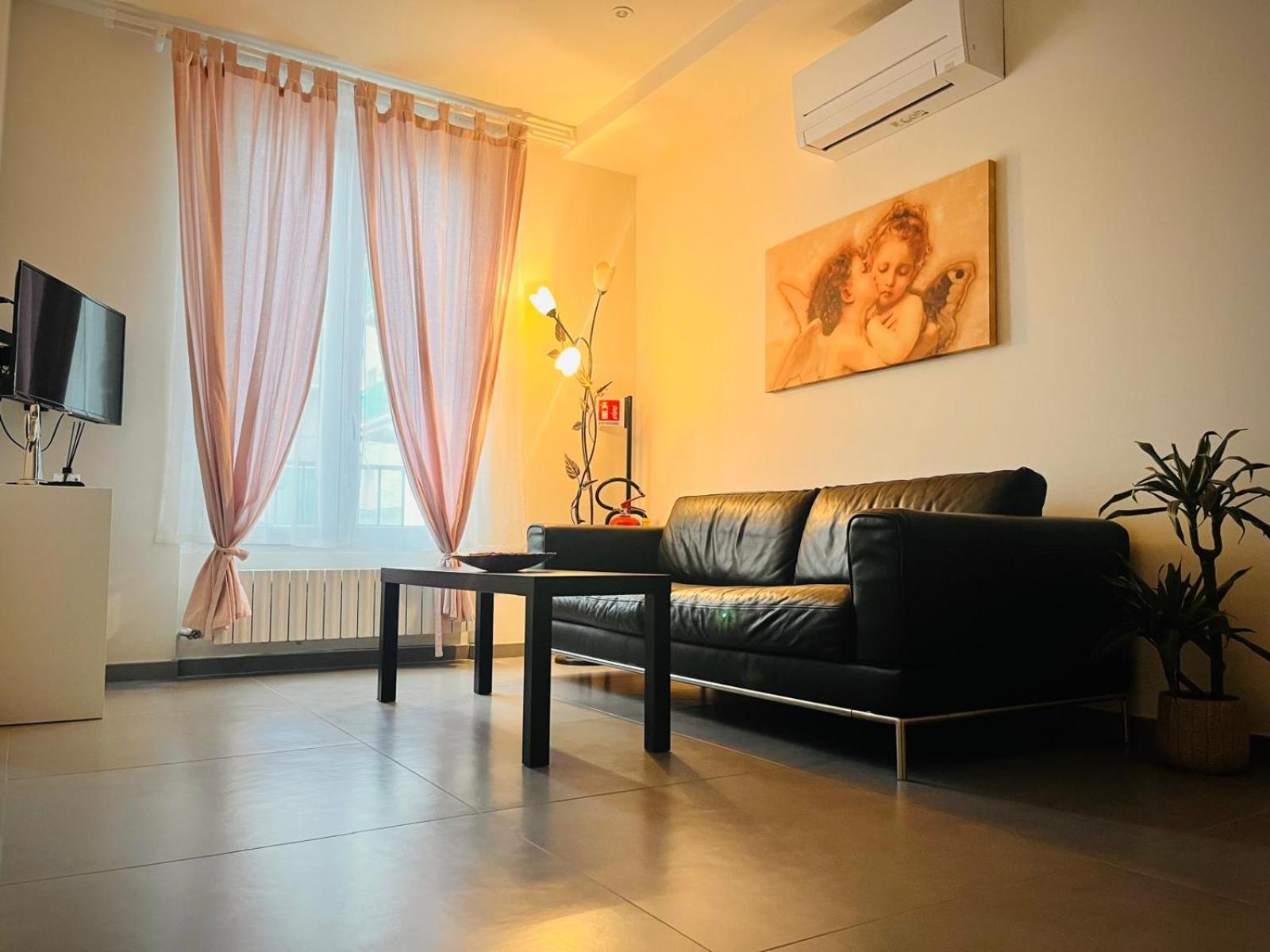 Nice Apartments In The Historic Center Verbania Extérieur photo